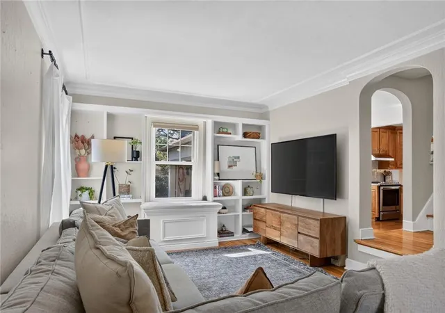 Photo 3 of Sale Pending at 1209 W 71st Terrace, Kansas City, MO 64114 | MLS# 2642582 | Listing updated on 2026-09-18