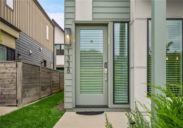 Photo 2 of Single family home for sale at 1338 E 23rd Street, Kansas City, MO 64108 | MLS# 2642624 | Listing updated on 2026-09-18