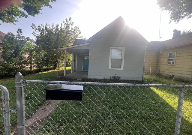 Photo 1 of Single family home for sale at 6401 Sherman St, Saint Joseph, MO 64504 | MLS# 2642654 | Listing updated on 2026-09-18
