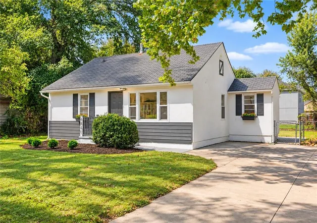 Photo 2 of Single family home for sale at 6840 E 139th Street, Grandview, MO 64030 | MLS# 2642699 | Listing updated on 2026-09-18