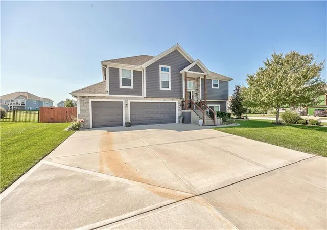 Photo 3 of Single family home for sale at 14173 Ashbury Ct, Basehor, KS 66007 | MLS# 2642738 | Listing updated on 2026-09-18