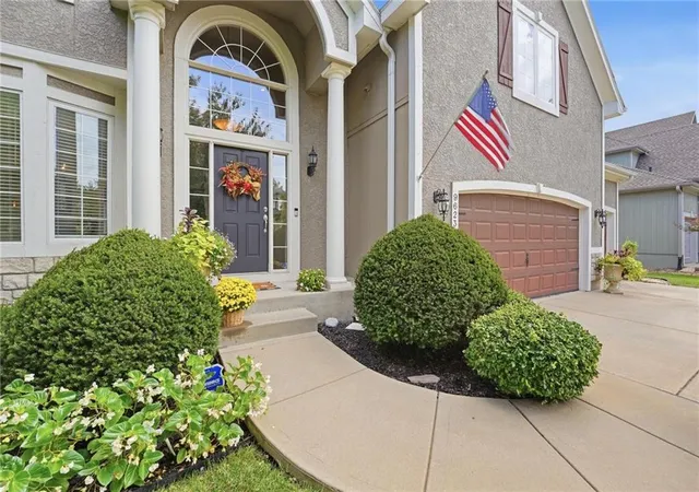 Photo 3 of Single family home for sale at 9623 Falcon Valley Dr, Lenexa, KS 66220 | MLS# 2642918 | Listing updated on 2026-09-18