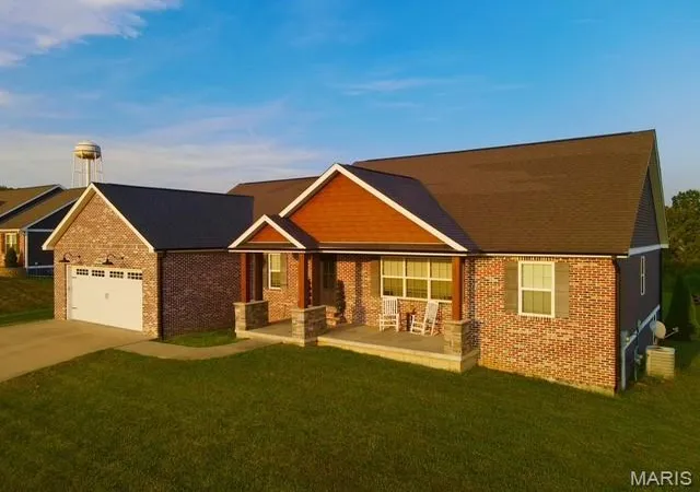 Photo 2 of Single family home for sale at 2864 Clear Spring Pl, Jackson, MO 63755 | MLS# MIS25078251 | Listing updated on 2026-09-16