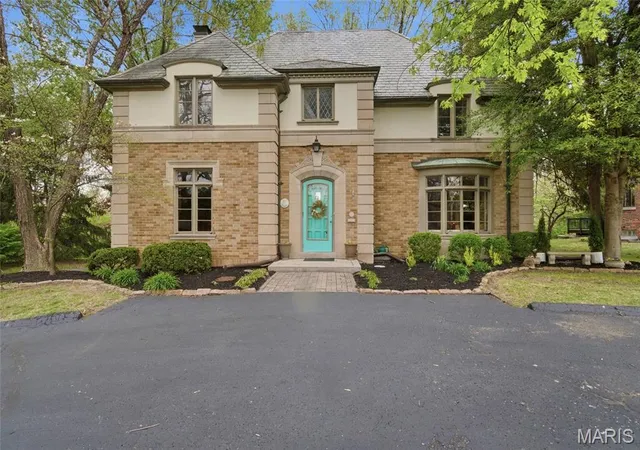 Photo 1 of Single family home for sale at 22 Country Club Pl, Belleville, IL 62223 | MLS# MIS26000664 | Listing updated on 2026-09-17