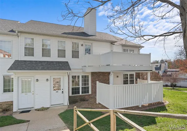 Condo for sale at 288 Carriage Ct, Washington, MO 63090 | MLS# MIS26004962