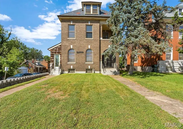 Photo 1 of Single family home for sale at 3831 S Grand Blvd, Saint Louis, MO 63118 | MLS# MIS26005502 | Listing updated on 2026-10-05