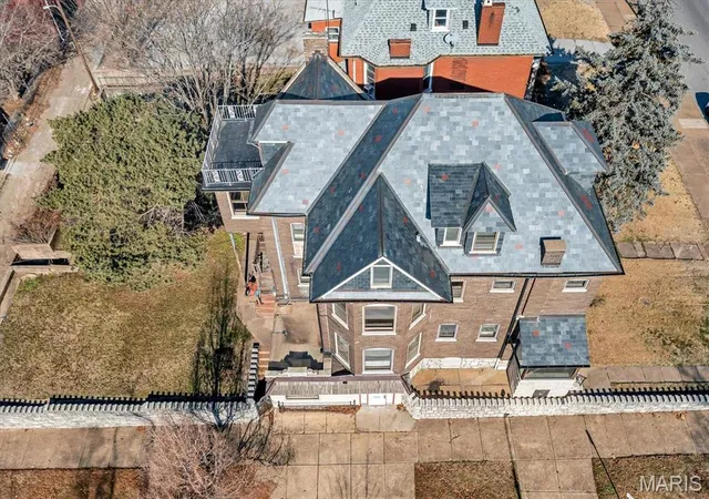 Photo 3 of Single family home for sale at 3831 S Grand Blvd, Saint Louis, MO 63118 | MLS# MIS26005502 | Listing updated on 2026-10-05