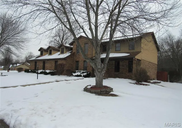 Photo 2 of Single family home for sale at 9 Brian Dr, Swansea, IL 62226 | MLS# MIS26005813 | Listing updated on 2026-09-17