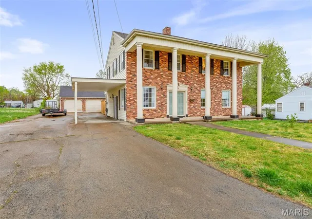 Photo 3 of Single family home for sale at 404 Marshall St, Fredericktown, MO 63645 | MLS# MIS26008245 | Listing updated on 2026-09-16