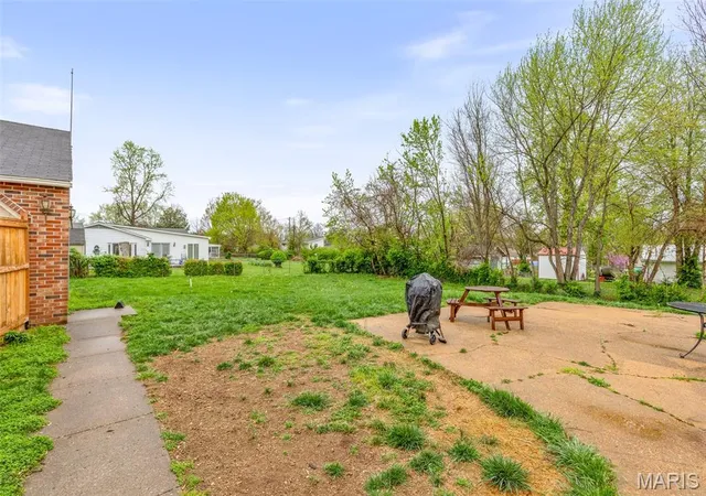 Photo 3 of Single family home for sale at 404 Marshall St, Fredericktown, MO 63645 | MLS# MIS26008245 | Listing updated on 2026-09-16