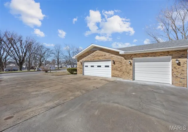 Photo 4 of Sale Pending at 235 Gerard St, Sainte Genevieve, MO 63670 | MLS# MIS26011600 | Listing updated on 2026-09-16