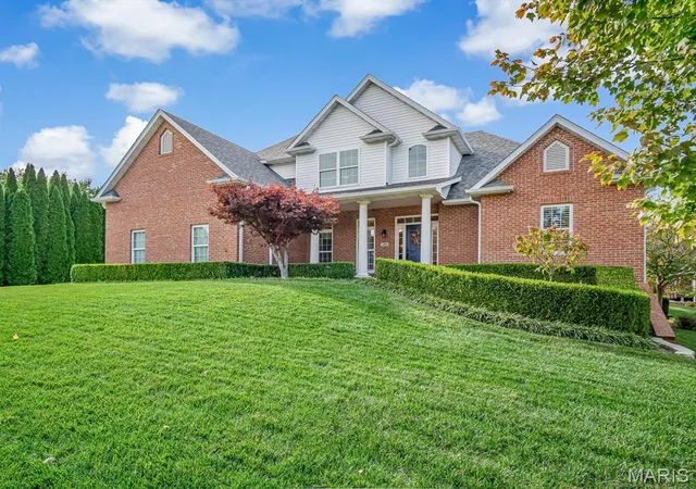 Photo 2 of Single family home for sale at 20 Country Club Vw, Edwardsville, IL 62025 | MLS# MIS26013114 | Listing updated on 2026-09-18