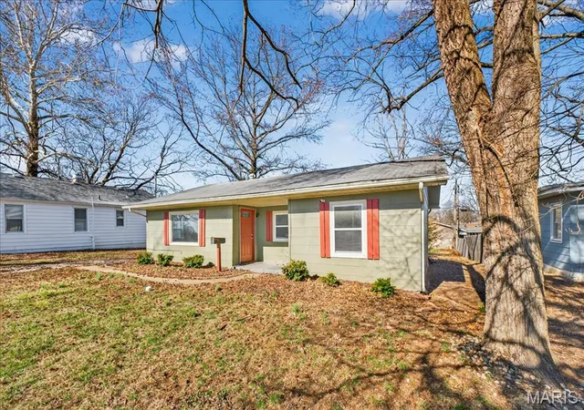 Single family home for sale at 1825 Muren Blvd, Belleville, IL 62221 | MLS# MIS26014121