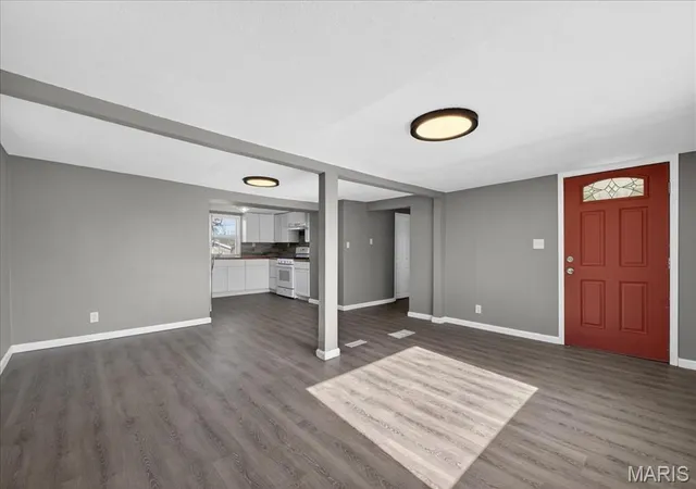 Photo 3 of Single family home for sale at 1825 Muren Blvd, Belleville, IL 62221 | MLS# MIS26014121 | Listing updated on 2026-10-13