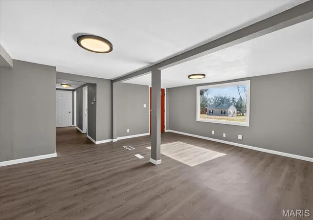 Photo 4 of Single family home for sale at 1825 Muren Blvd, Belleville, IL 62221 | MLS# MIS26014121 | Listing updated on 2026-10-13