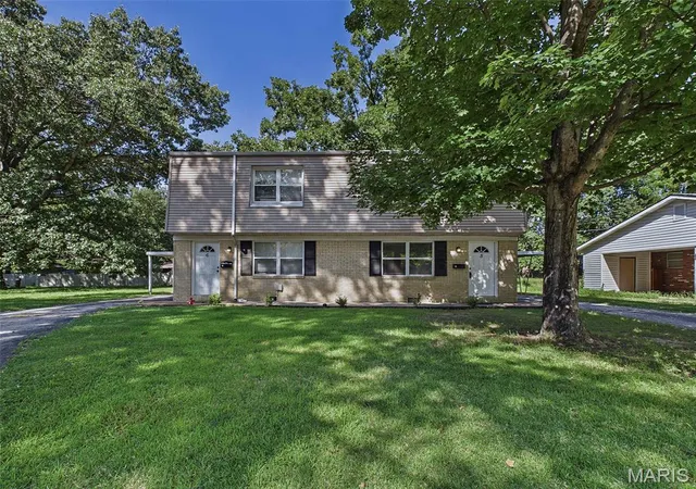 Photo 2 of Multi family home for sale at 6 Kings Ct, Swansea, IL 62226 | MLS# MIS26014328 | Listing updated on 2026-09-18
