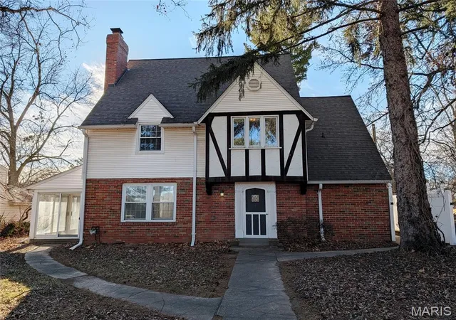 Photo 1 of Single family home for sale at 1931 Elm St, Saint Charles, MO 63301 | MLS# MIS26016829 | Listing updated on 2026-09-16