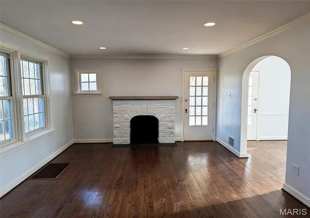 Photo 3 of Single family home for sale at 1931 Elm St, Saint Charles, MO 63301 | MLS# MIS26016829 | Listing updated on 2026-09-16