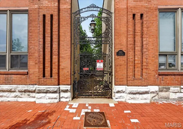 Photo 2 of Condo for sale at 1523 S 10Th St #215, Saint Louis, MO 63104 | MLS# MIS26016922 | Listing updated on 2026-09-17