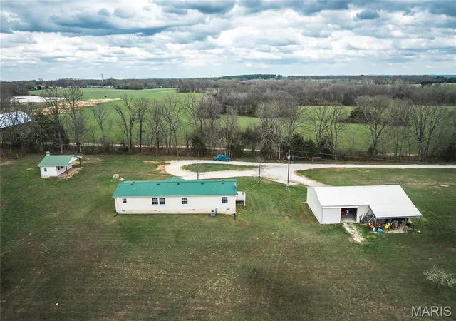 Photo 3 of House for sale at 552 Lick Creek Rd, Leasburg, MO 65535 | MLS# MIS26018944 | Listing updated on 2026-09-16