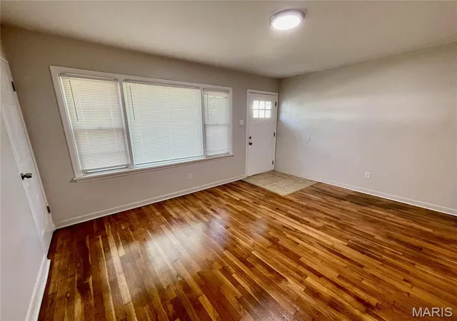 Photo 3 of Single family home for sale at 10121 Baron Dr, Saint Louis, MO 63136 | MLS# MIS26021241 | Listing updated on 2026-09-30