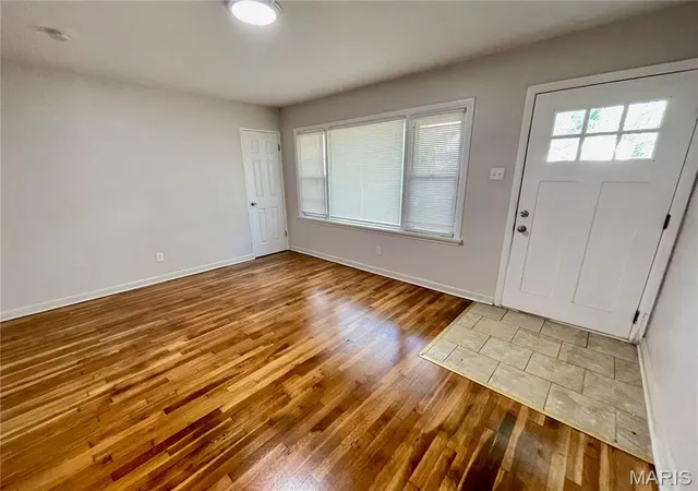 Photo 3 of Single family home for sale at 10121 Baron Dr, Saint Louis, MO 63136 | MLS# MIS26021241 | Listing updated on 2026-09-30