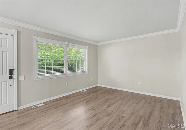 Photo 2 of Single family home for sale at 2675 Narraganset Dr, Florissant, MO 63033 | MLS# MIS26021908 | Listing updated on 2026-10-06