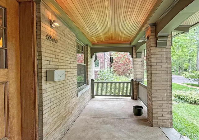 Photo 3 of Sale Pending at 6309 Washington Ave, University City, MO 63130 | MLS# MIS26022280 | Listing updated on 2026-09-30
