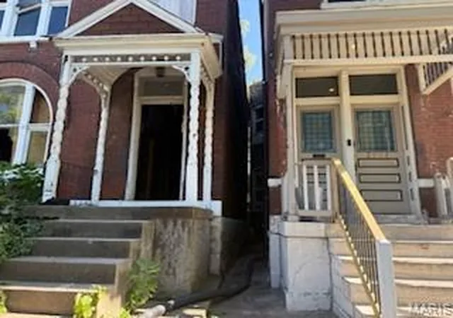Photo 1 of Sale Pending at 2906 Park Ave, St Louis, MO 63104 | MLS# MIS26022302 | Listing updated on 2026-10-05