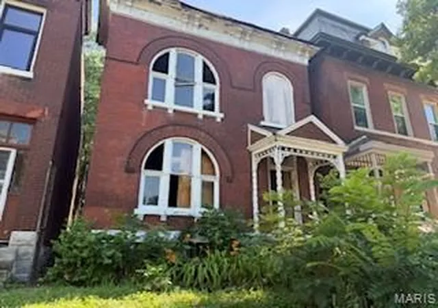 Photo 2 of Sale Pending at 2906 Park Ave, St Louis, MO 63104 | MLS# MIS26022302 | Listing updated on 2026-10-05