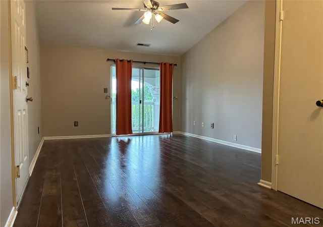 Photo 3 of Condo for sale at 1935 Marine Terrace Dr #J, Saint Louis, MO 63146 | MLS# MIS26024182 | Listing updated on 2026-09-17