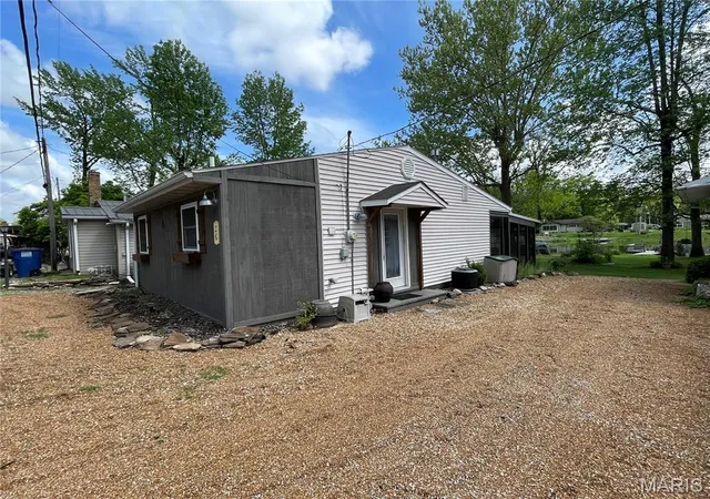 Single family home for sale at 36 Bogey Run, Sparta, IL 62286 | MLS# MIS26025298
