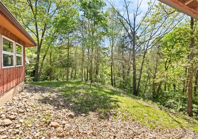 Photo 3 of Single family home for sale at 60 My Ln, Hillsboro, IL 62049 | MLS# MIS26025384 | Listing updated on 2026-09-19