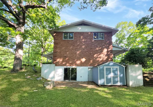Photo 2 of Sale Pending at 40 Rainbow Trl, Arnold, MO 63010 | MLS# MIS26029169 | Listing updated on 2026-09-30