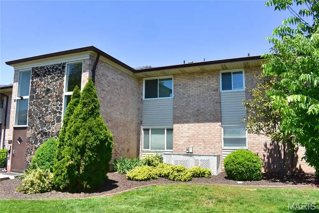 Listing Photo 1 - Condo for sale in 10003 Sakura Dr located at 10003 Sakura Dr, St. Louis, MO 63128 - Unit 10003 Sakura Dr