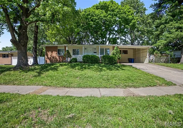 Photo 1 of Single family home for sale at 1145 Cheyenne Dr, Florissant, MO 63033 | MLS# MIS26029335 | Listing updated on 2026-09-17