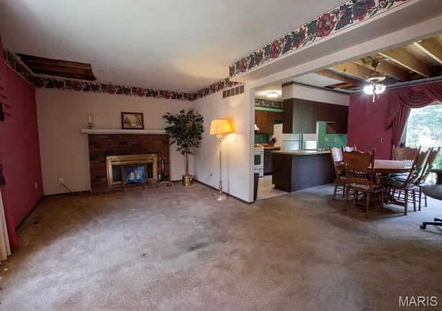 Photo 3 of Single family home for sale at 102 Britanna Dr, Swansea, IL 62226 | MLS# MIS26030081 | Listing updated on 2026-09-18