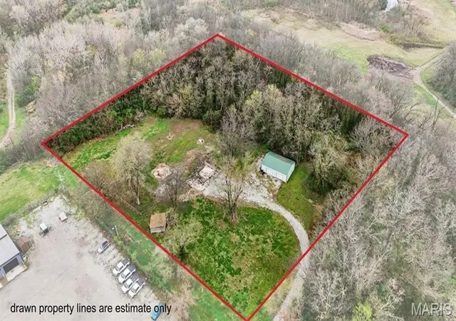 Photo 2 of Land for sale at 811 Willard St, Greenville, IL 62246 | MLS# MIS26030655 | Listing updated on 2026-09-18