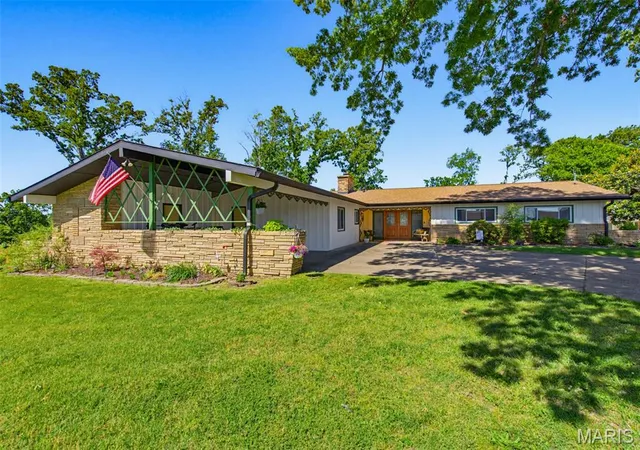 Photo 3 of Single family home for sale at 2025 Woodhaven Rd, Poplar Bluff, MO 63901 | MLS# MIS26030777 | Listing updated on 2026-09-16