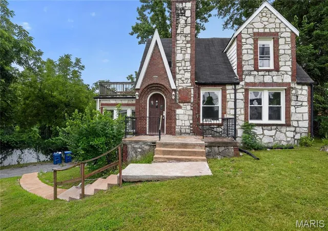 Photo 1 of Single family home for sale at 2512 High Ridge Ave, St Louis, MO 63136 | MLS# MIS26031685 | Listing updated on 2026-10-26