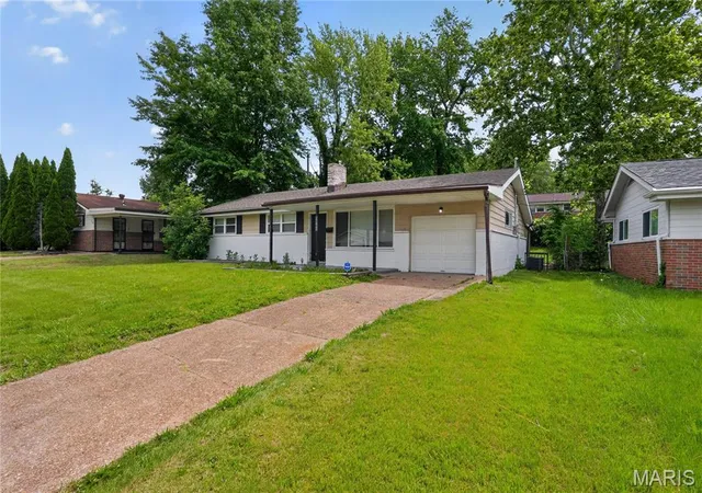 Photo 2 of Single family home for sale at 9840 Omega Dr, Saint Louis, MO 63136 | MLS# MIS26031848 | Listing updated on 2026-10-19