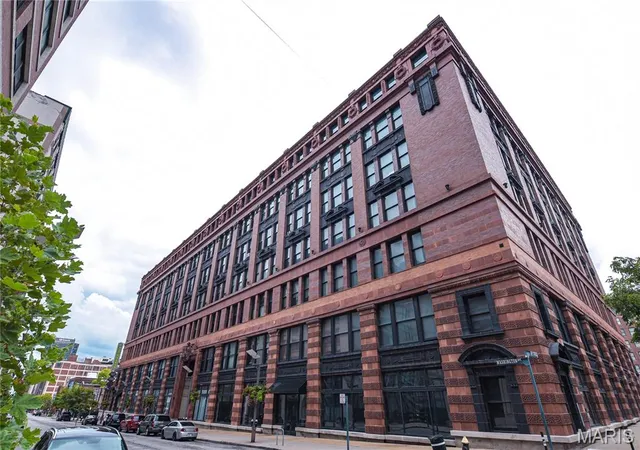 Condo for sale at 1520 Washington Ave #R617, St Louis, MO 63103 | MLS# MIS26032474 | Listing updated on 2026-09-16