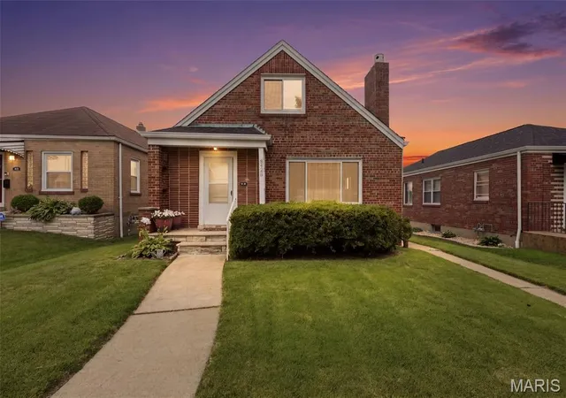 Photo 2 of Single family home for sale at 5426 Mardel Ave, Saint Louis, MO 63109 | MLS# MIS26032514 | Listing updated on 2026-10-28