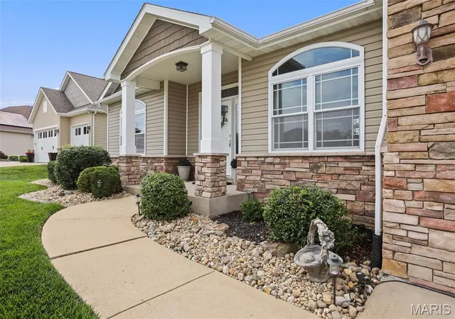 Photo 2 of Single family home for sale at 7348 Kindlewood Dr, Edwardsville, IL 62025 | MLS# MIS26032792 | Listing updated on 2026-09-17