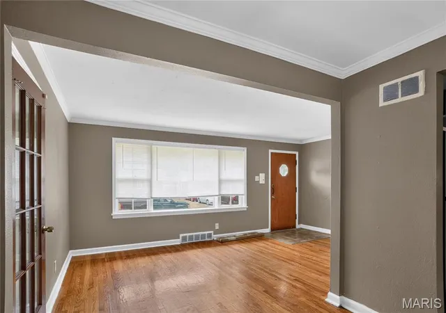 Photo 4 of Sale Pending at 9625 Colony Dr, St Louis, MO 63137 | MLS# MIS26034162 | Listing updated on 2026-10-27