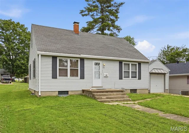 Photo 2 of Single family home for sale at 521 W Washington Ave, Greenville, IL 62246 | MLS# MIS26034334 | Listing updated on 2026-10-06