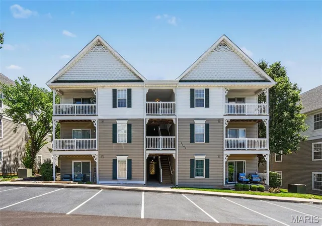 Condo for sale at 1141 Arbor Creek Dr #3B, St Louis, MO 63122 | MLS# MIS26038183
