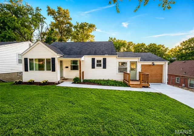 Photo 1 of Single family home for sale at 523 N Clay Ave, Saint Louis, MO 63135 | MLS# MIS26038747 | Listing updated on 2026-09-15