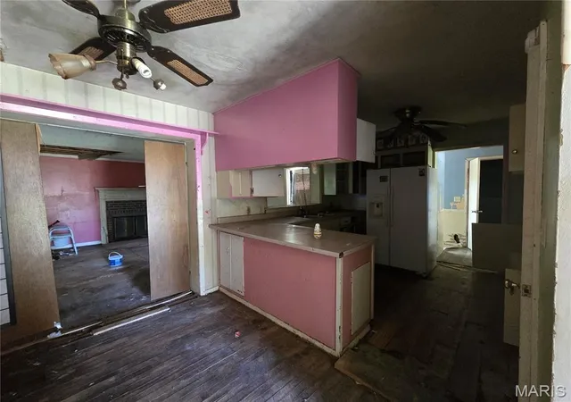 Photo 3 of Sale Pending at 905 S Prairie St, Sikeston, MO 63801 | MLS# MIS26039161 | Listing updated on 2026-09-16