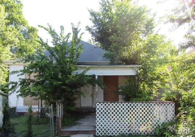 Photo 3 of Single family home for sale at 6024 W B St, Belleville, IL 62223 | MLS# MIS26040157 | Listing updated on 2026-09-17